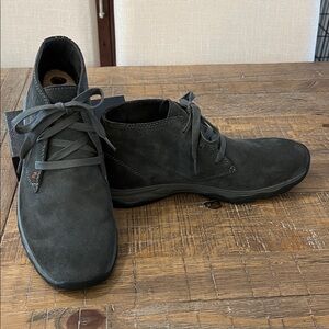 Men's Gray Eddie Bauer Suede Shoes